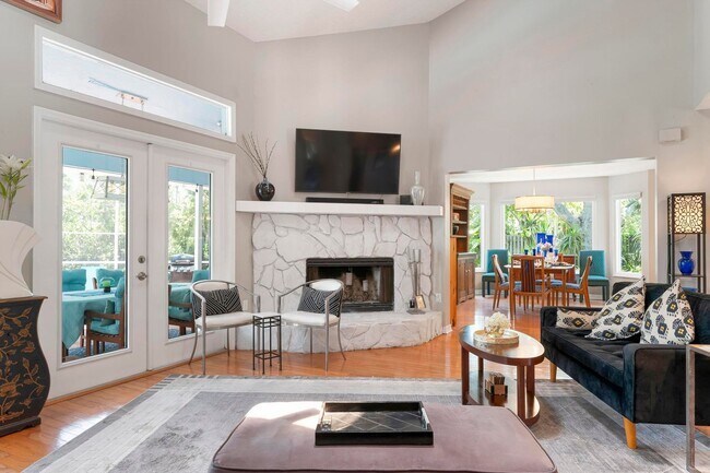 Building Photo - ** STUNNING 4 BEDROOM 2 FULL BATH/ 2 HALF BATH HOME WITH A PRIVATE POOL LOCATED JUST MINUTES FROM...