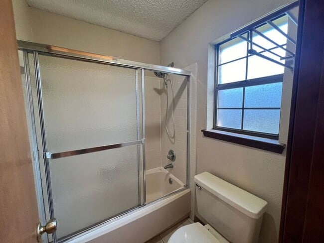 Building Photo - Pensacola - Windermere - 3 Bedroom, 2 Bath...
