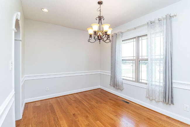 Building Photo - Spacious 2-Story in Pikeville! 3 BR | 2.5 BA w/ Bonus Room *Lawn Care / Trash Included*