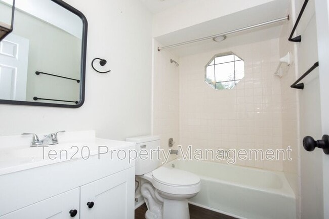 Building Photo - 4065 Windtree Ln