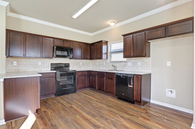 Building Photo - 623 Parkfield Ln