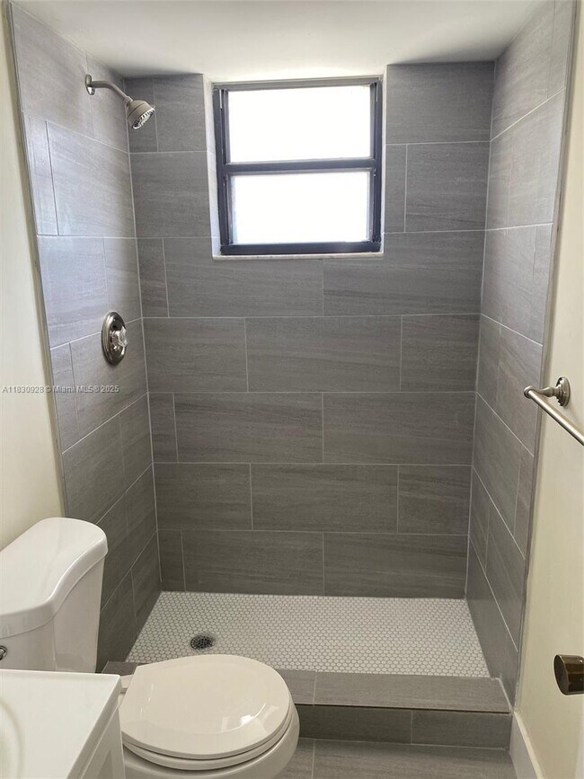 Building Photo - 2730 W 60th Pl