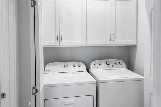 Building Photo - 905 Wayne St