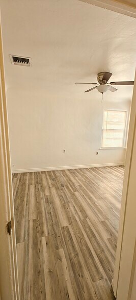 Building Photo - 626 Charlana Dr