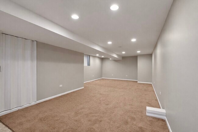 Building Photo - 2310 Shiloh Dr