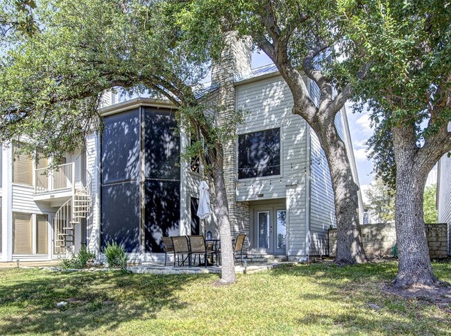 Building Photo - 177 World of Tennis Sq