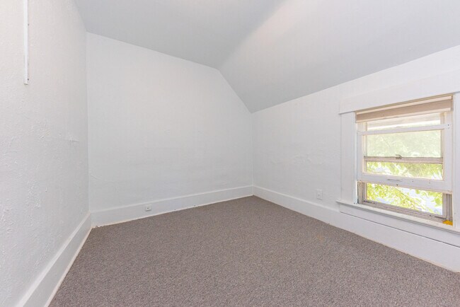 Building Photo - 1123 W Huron St