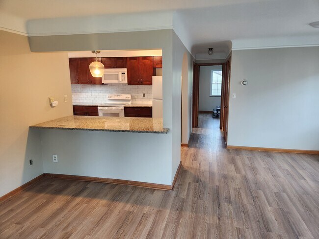 Building Photo - 7715 Kenton Ave