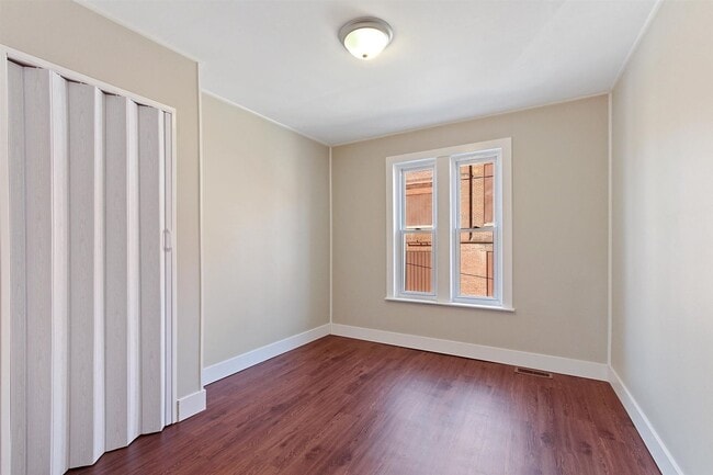 Building Photo - Charming 3 Bed, 1.5 Bath Home in York Pa!