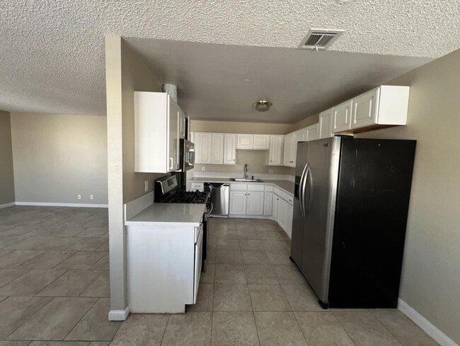 Building Photo - 6941 Appleton Dr