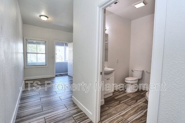 Building Photo - 1119-200 24th St