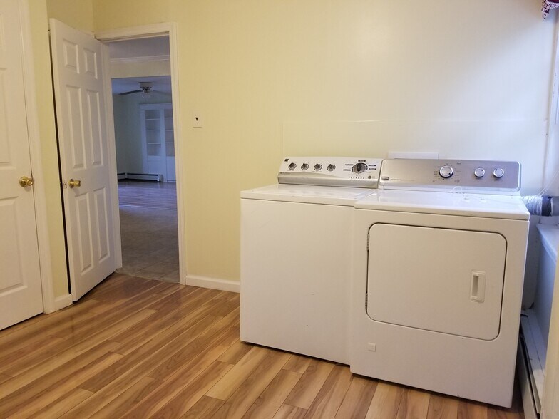 Building Photo - 30 Hobson Ave