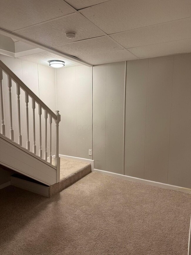 Building Photo - 6370 Bellinger Dr