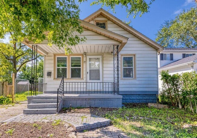 Primary Photo - 77 W Bernhard Ave