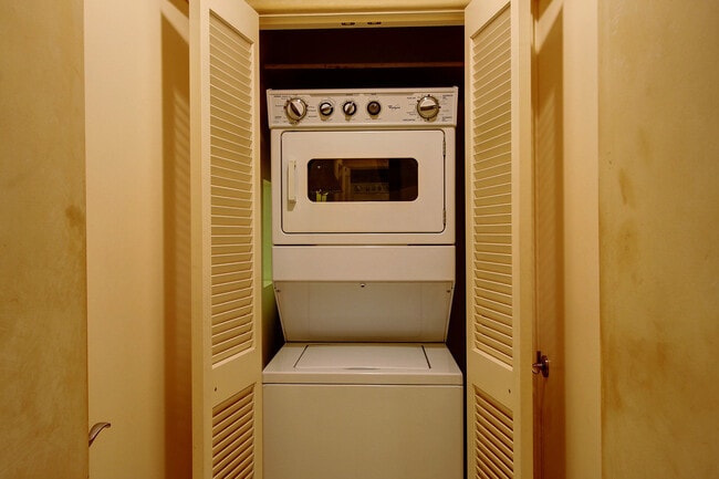 Building Photo - Stylish Dream Condo located across the street from East Beach! Santa Barbara:)