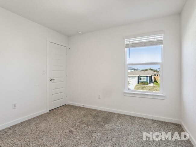 Building Photo - 4 Bedroom, 3 Bathroom Single Family Home in Leander