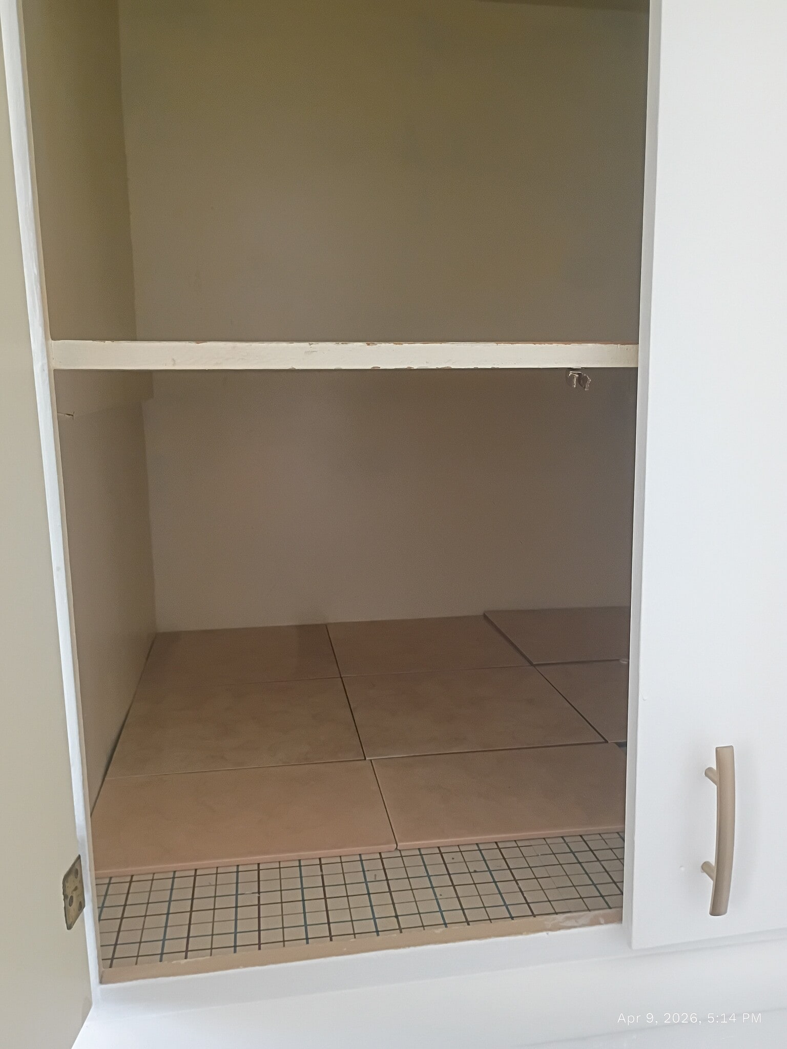HUGE storage space in bathroom - 4729 S 1175 W