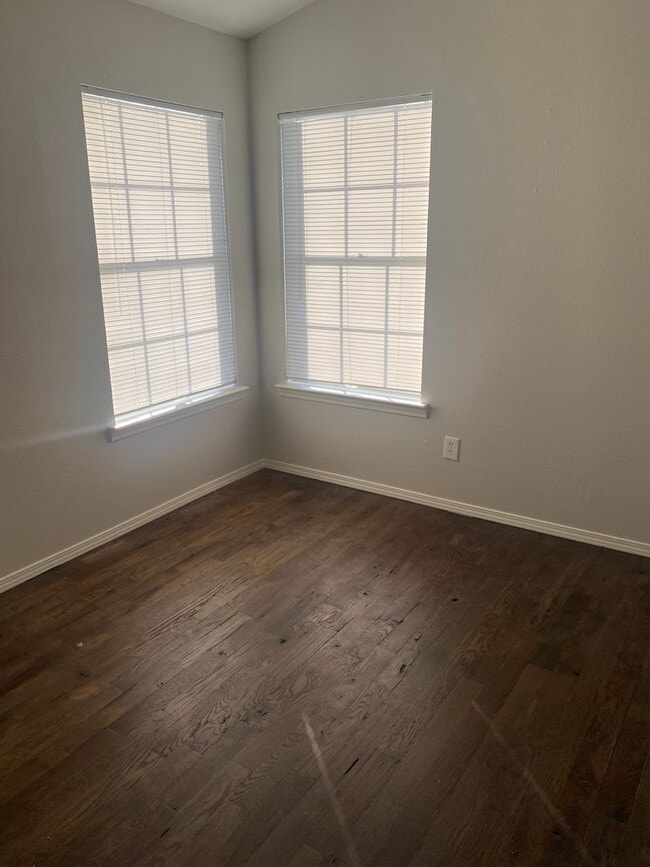 Building Photo - 318 Spanish Moss Dr