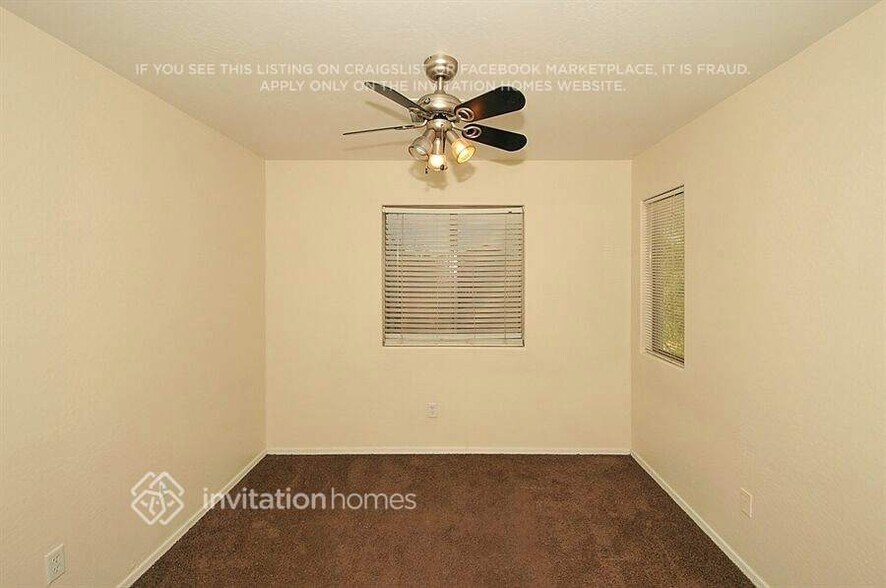Building Photo - 7111 N 77th Dr
