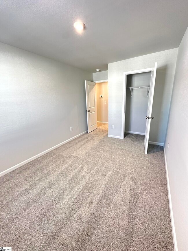 Building Photo - 118 Randwick Ln
