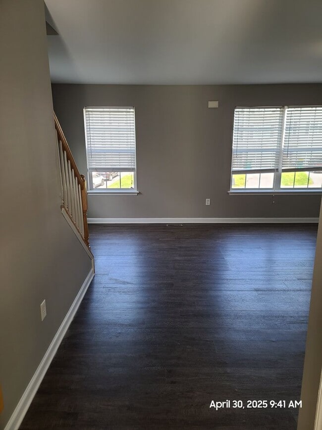 Building Photo - End Unit Town Home in Waynesboro, PA!