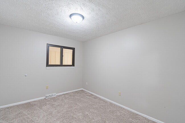 Building Photo - 13103 Lillian St