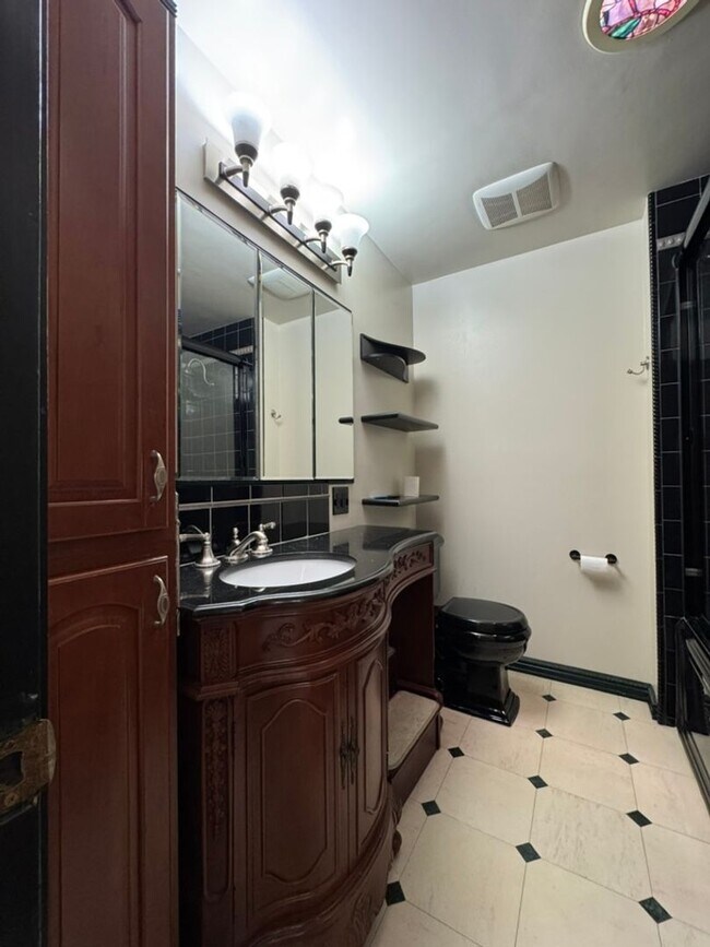 Building Photo - Beautifully Updated 3-Bedroom Home – First...
