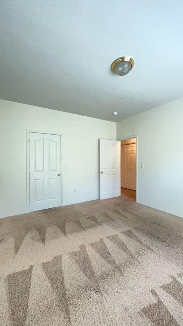 Building Photo - 3 Bedroom 2 Bath Downstairs Apartment