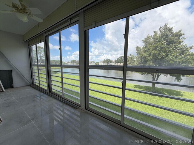 Building Photo - 353 Mansfield Dr