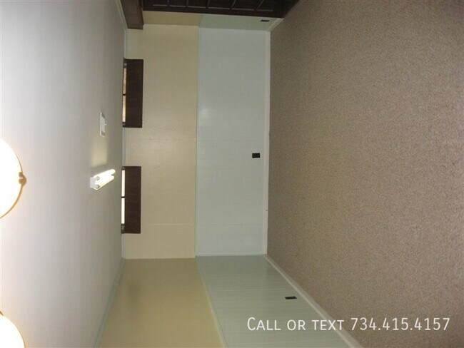 Building Photo - 2863 Marshall St