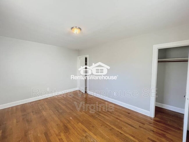 Building Photo - 459 Algonquin Rd