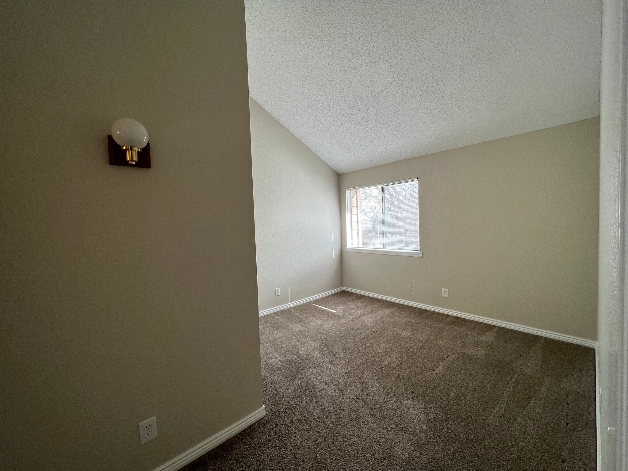 Building Photo - 12356 W Nevada Pl