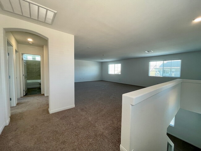 Building Photo - BEAUTIFUL 5 BED 3.5 BATH 3 FLOORS 2 CAR GARAGE SINGLE FAMILY HOME W/ LARGE LOFT & BACKYARD FOR RENT!