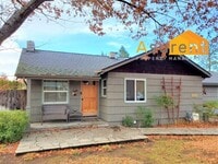 Building Photo - Charming Updated Fully Furnished Rental Av...
