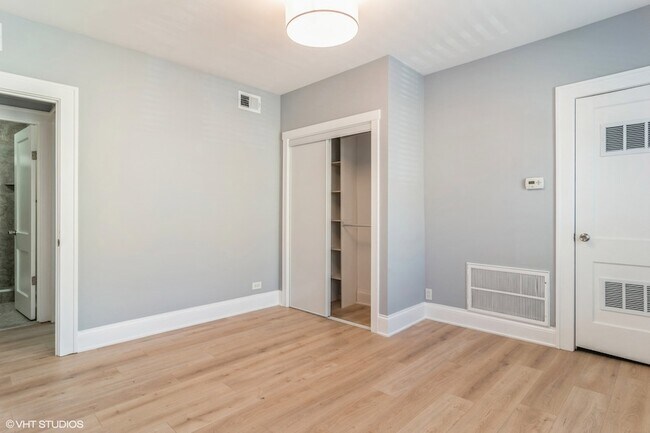 Building Photo - 3603 W Cullom Ave