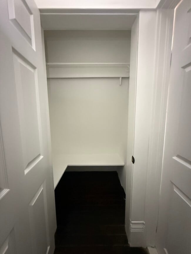 Building Photo - 438 Neville St