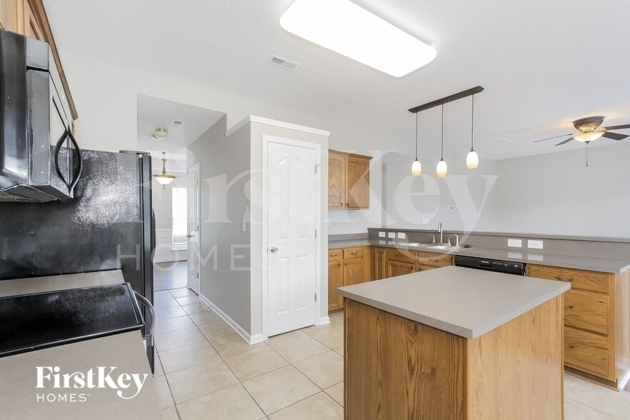 Building Photo - 14016 Millers Creek Ln