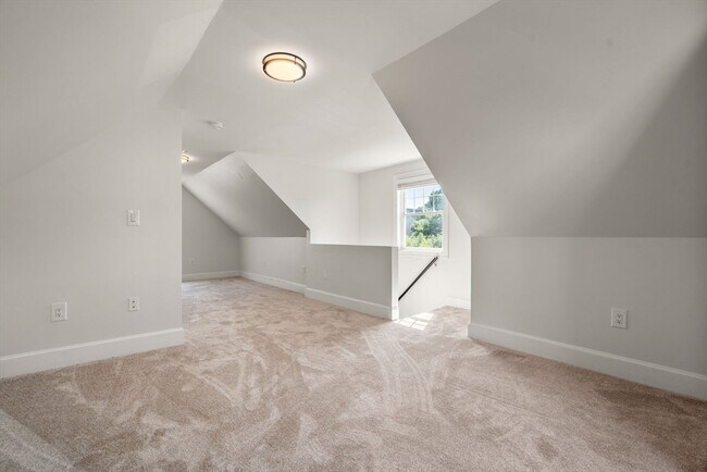Building Photo - 45 Henshaw St