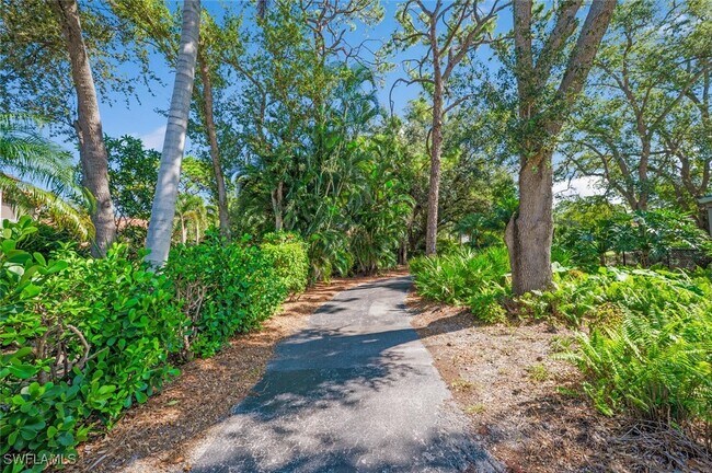 Building Photo - 15260 Cedarwood Ln