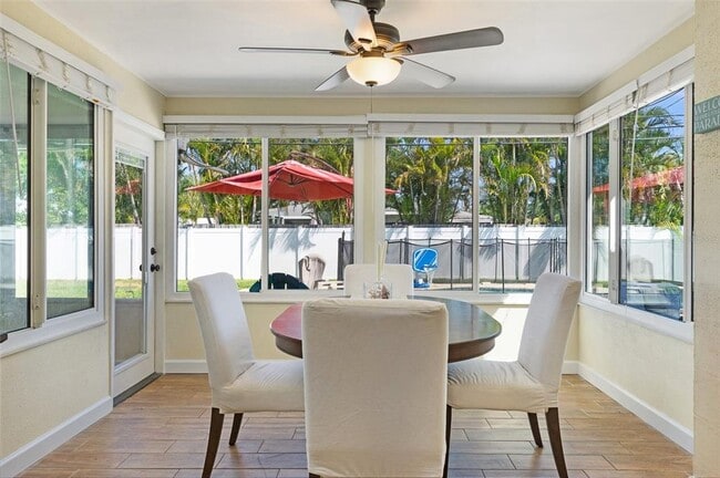 Building Photo - 731 44th Ave NE