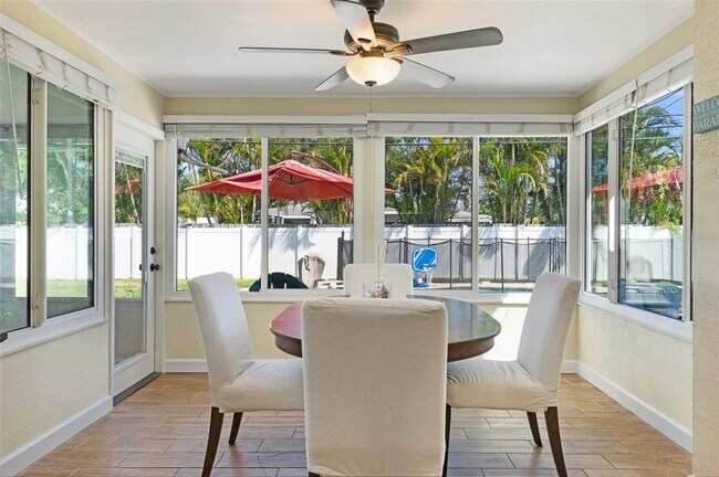 Building Photo - 731 44th Ave NE