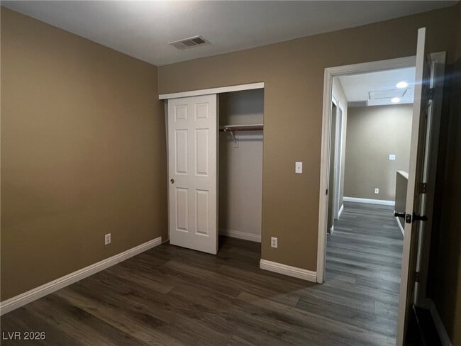 Building Photo - 1000 Venetian Hills Ln