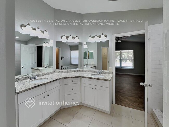 Building Photo - 10418 Soaring Eagle Dr