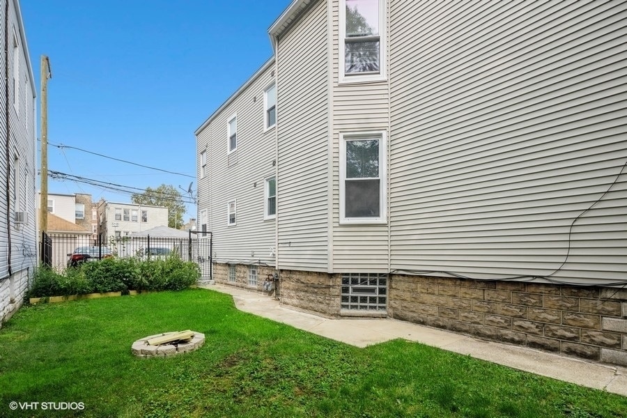 Building Photo - 3138 N Lawndale Ave