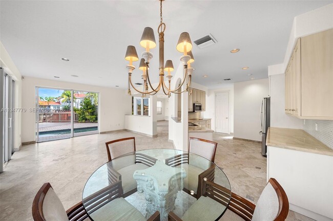 Building Photo - 1500 Shoreline Way