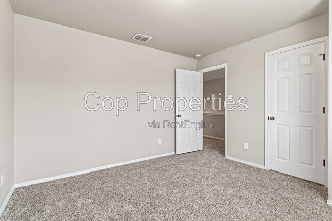 Building Photo - 11103 Belair Dr