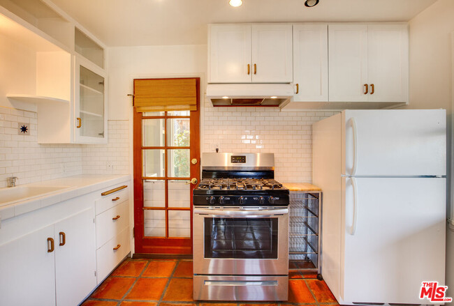 Building Photo - 2454 7th St