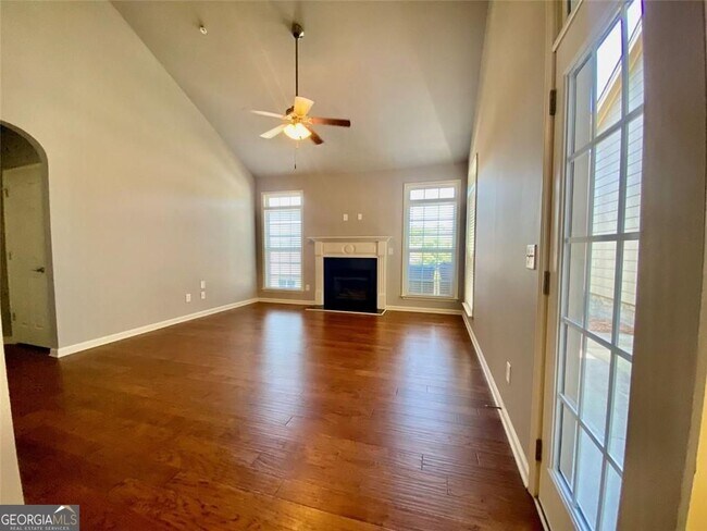 Building Photo - 3322 Castleberry Village Dr