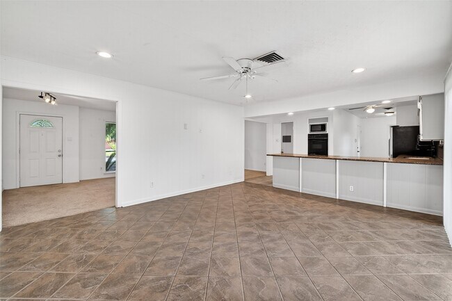Building Photo - 5422 Spellman Rd