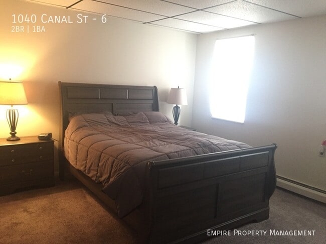 Building Photo - 1st Floor: 2 Bedroom / 1 Bathroom Apartmen...